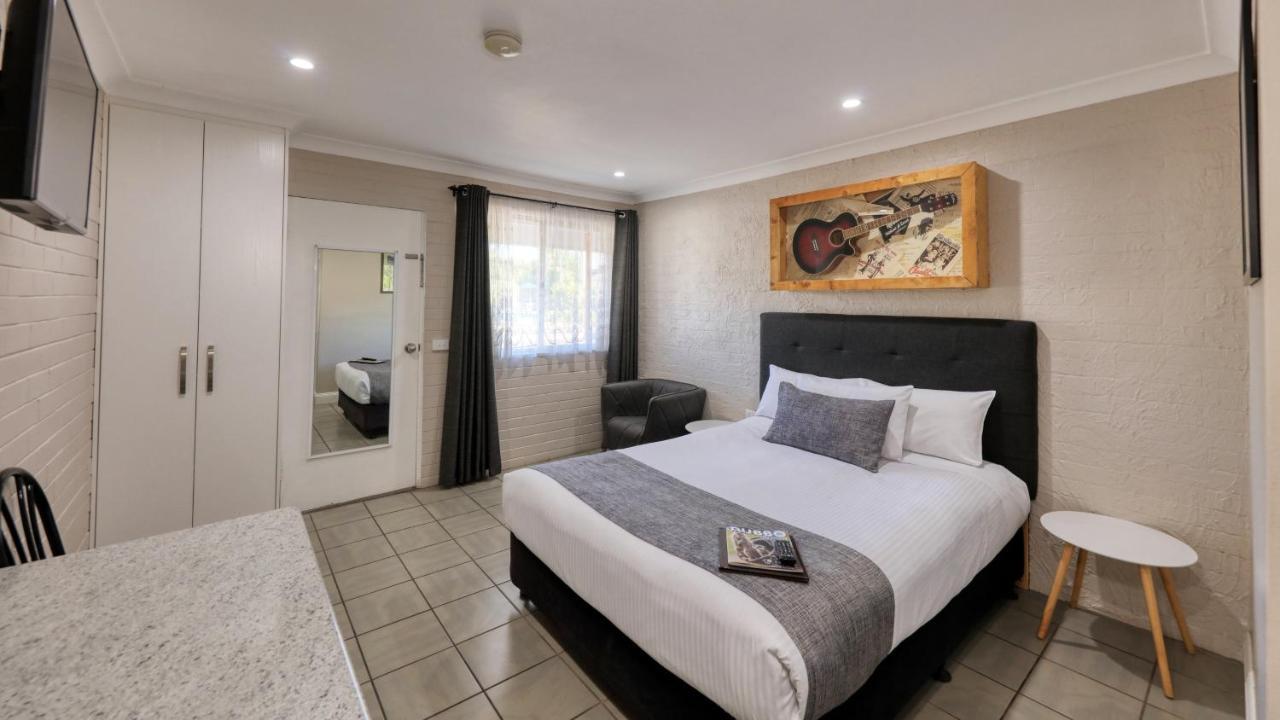 Country Leisure Motor Inn Ντούμπο Εξωτερικό φωτογραφία