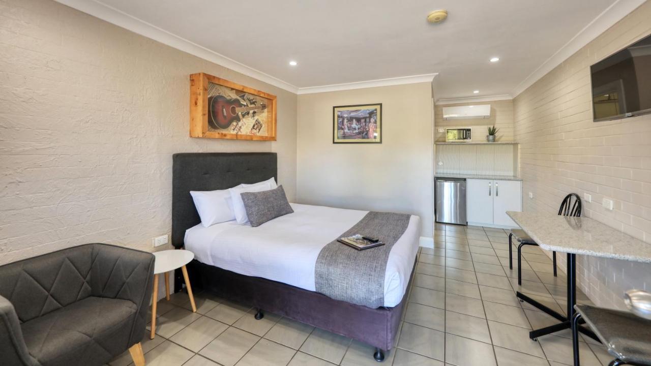 Country Leisure Motor Inn Ντούμπο Εξωτερικό φωτογραφία