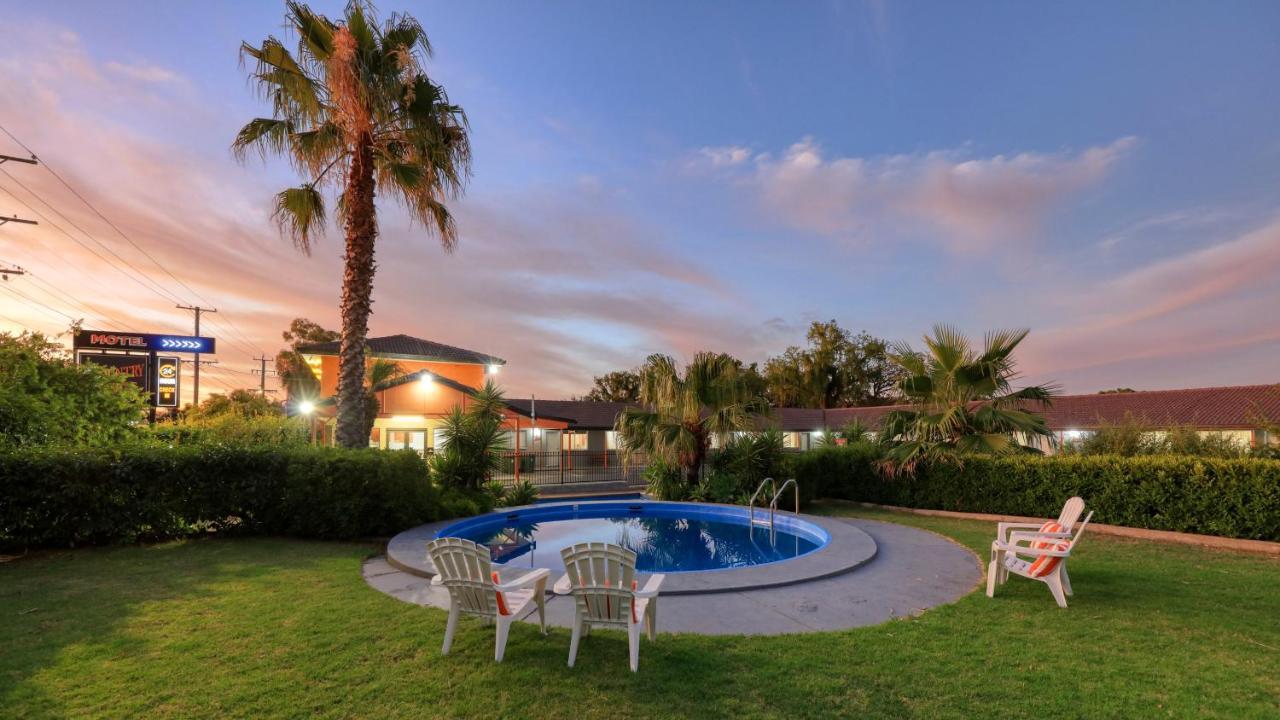 Country Leisure Motor Inn Ντούμπο Εξωτερικό φωτογραφία