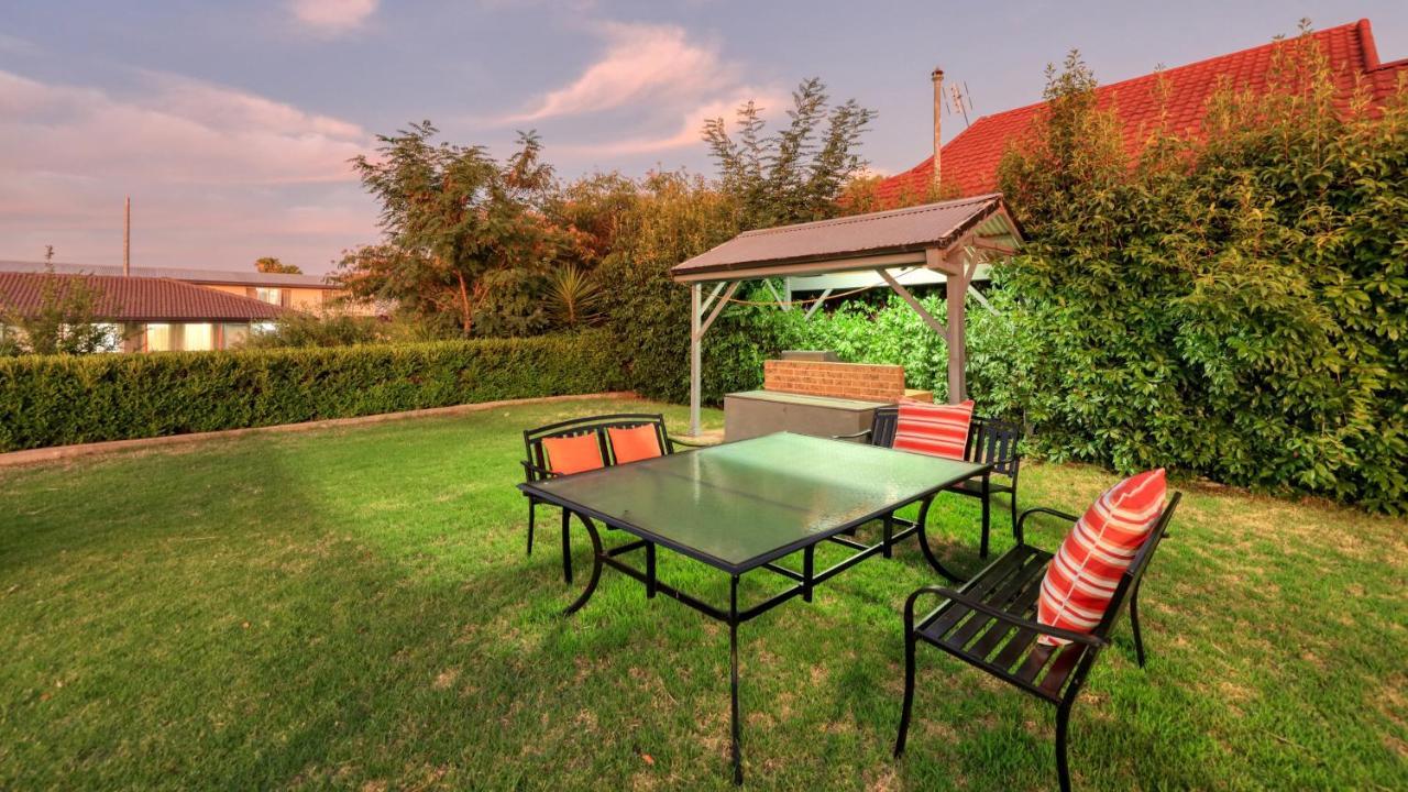 Country Leisure Motor Inn Ντούμπο Εξωτερικό φωτογραφία