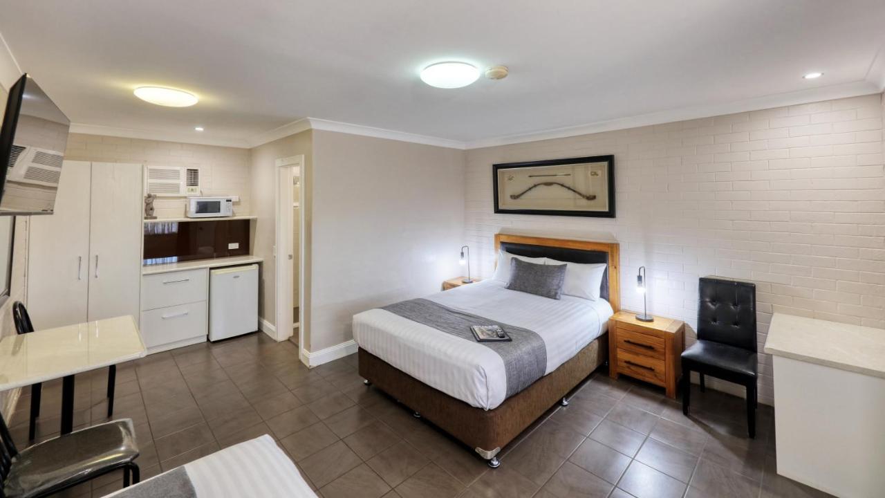 Country Leisure Motor Inn Ντούμπο Εξωτερικό φωτογραφία