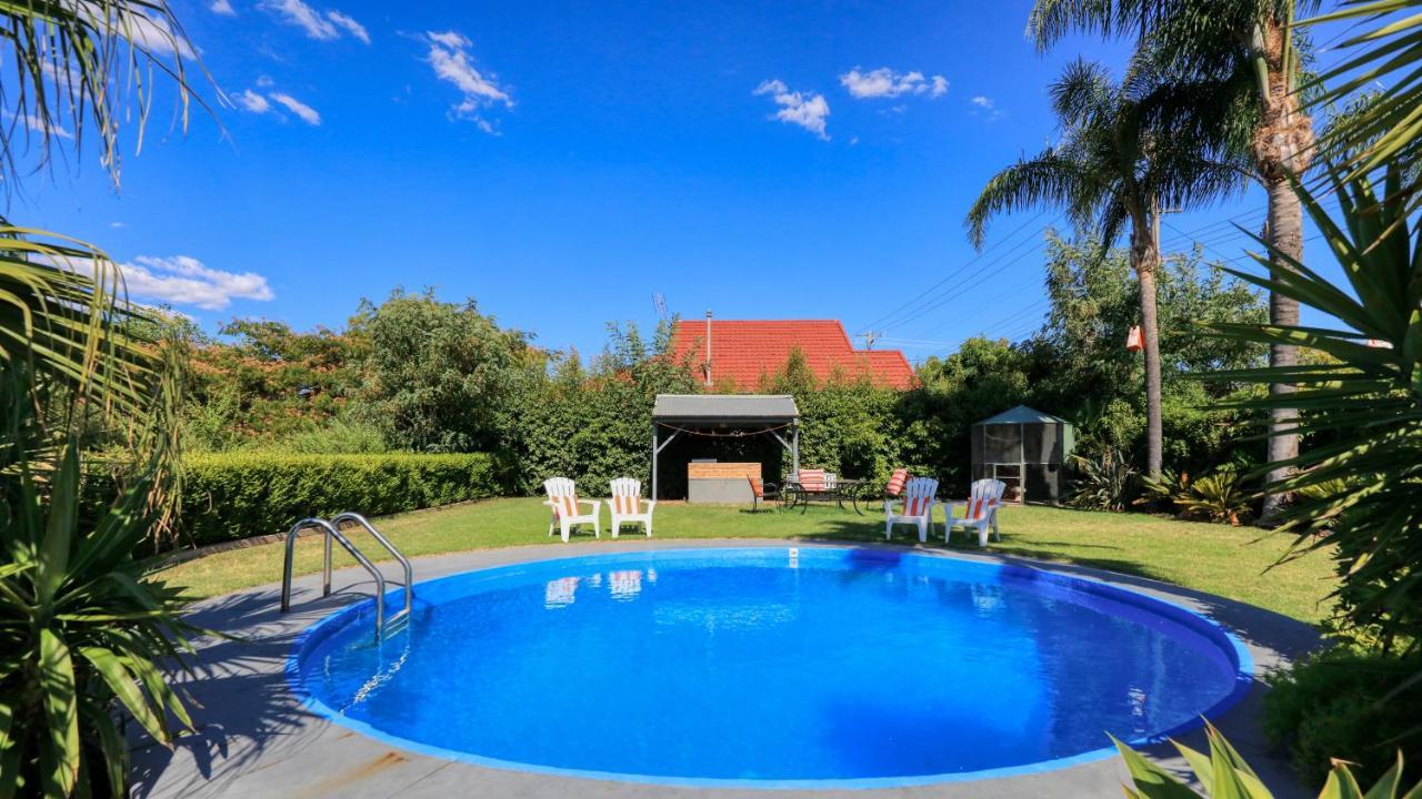 Country Leisure Motor Inn Ντούμπο Εξωτερικό φωτογραφία