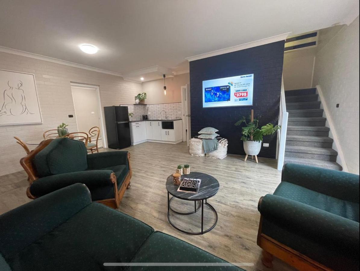 Country Leisure Motor Inn Ντούμπο Εξωτερικό φωτογραφία