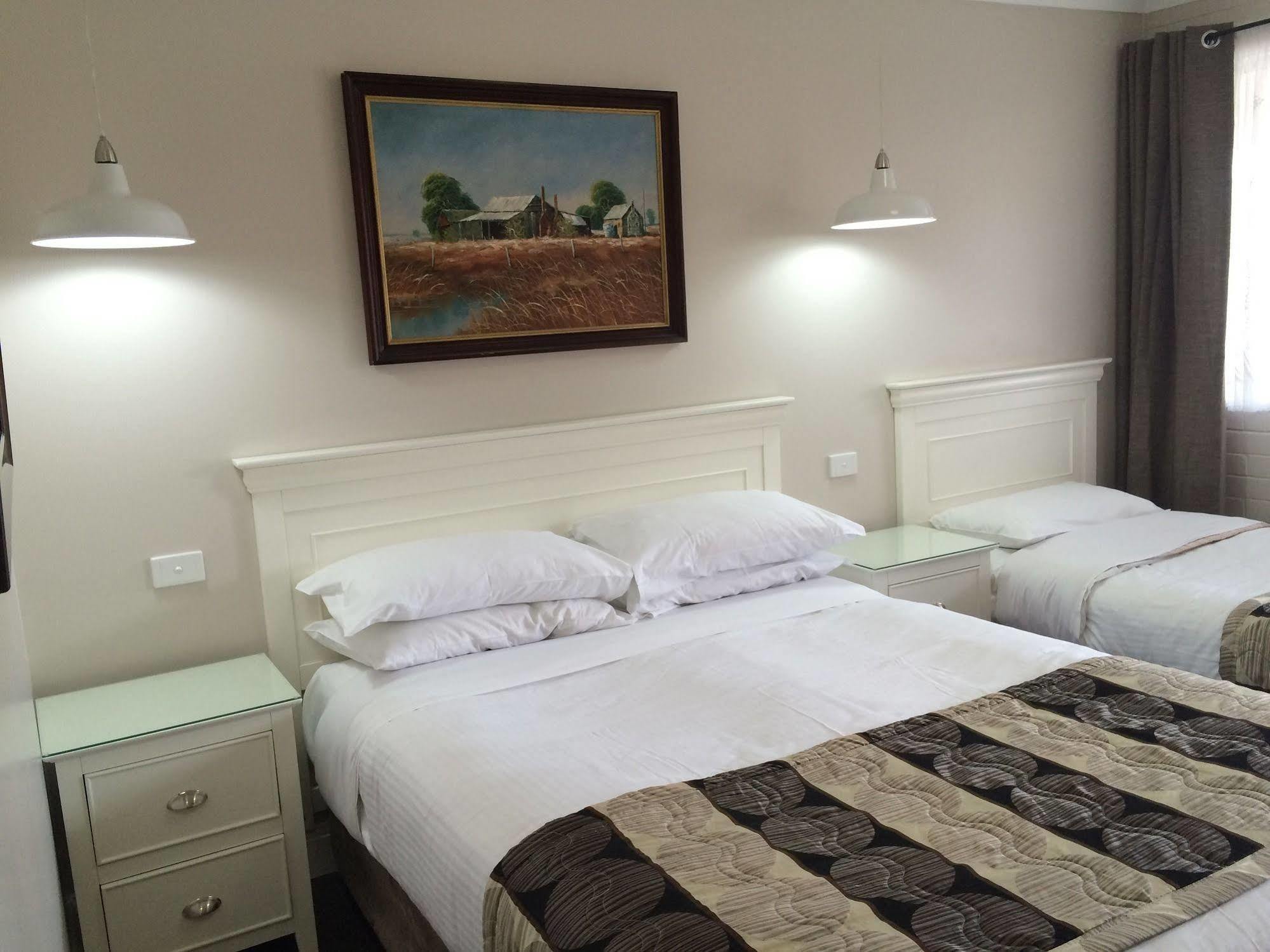 Country Leisure Motor Inn Ντούμπο Εξωτερικό φωτογραφία